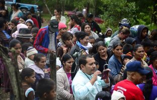 Illegal Alien Caravan Doubles in Size, Pushes North to U.S.